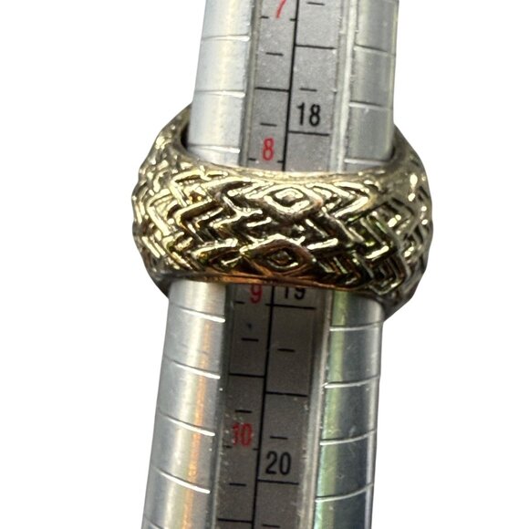 Vintage Gold-Toned Statement Ring Black faux stone or real stone - Picture 4 of 4